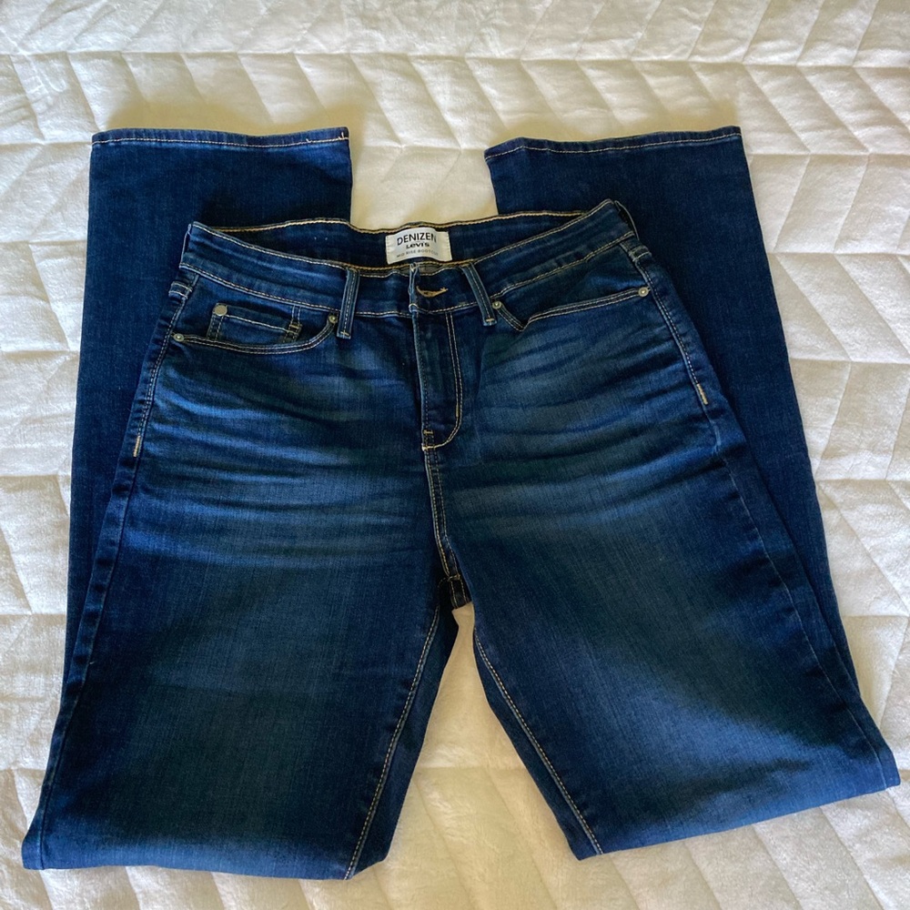 Levis Mid-Rise Boot cut jeans